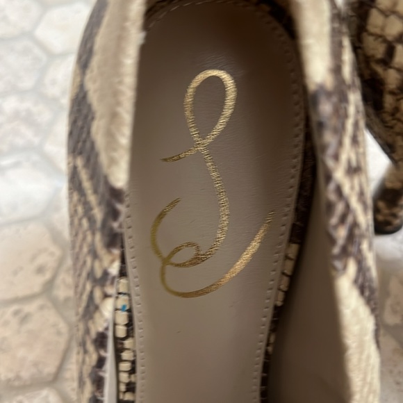 Sam Edelman Python print pumps - Picture 4 of 8